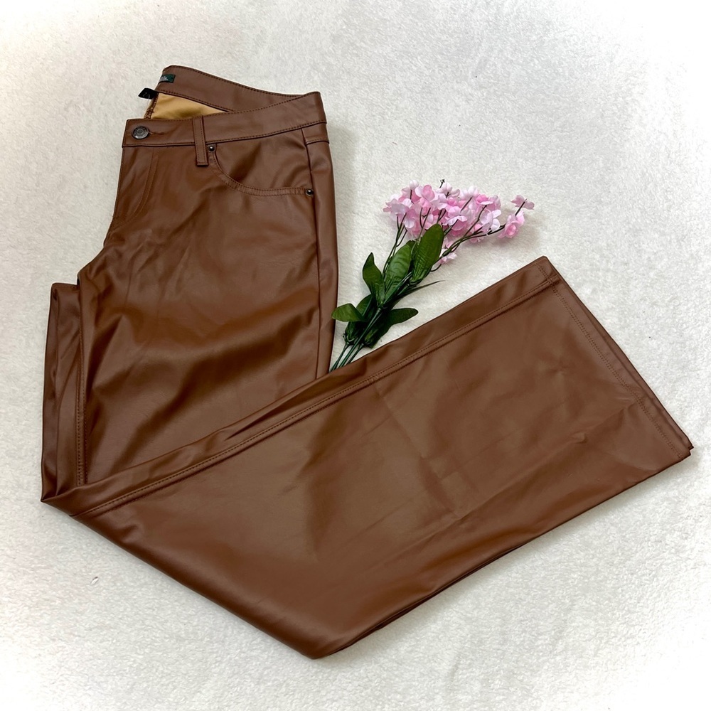 Wild Fable NWT Faux Leather Low Rise Flare Pant- Size 6 (30")